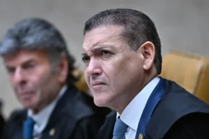 Gilmar chama Kassio de 'imperador', e ministros veem risco de Dino afastar presidente do TSE de ações
