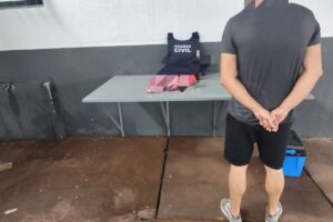 Homem é preso ao tentar furtar carnes e bebidas em Maringá