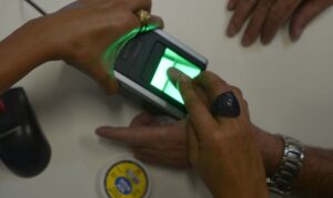INSS alerta para golpe sobre bloqueio de benefícios por falta de biometria