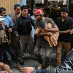 Imagens do desabamento no Paquistão que deixou 34 crianças mortas