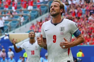 Inglaterra goleia a Croácia e faz 7 a 0 diante de crianças e idosos