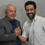 Janones sai do hospital, compara Lula a Messi e diz que petista não precisa usar redes sociais