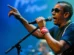Jorge Ben Jor se emociona e leva público ao delírio em show cheio de alquimia