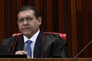 Kassio volta a censurar canal de Janones e diz que Lula pode ser responsabilizado por uso