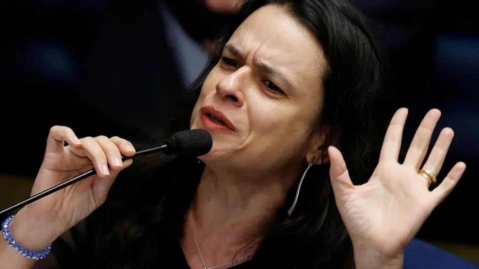 Lembra dela? Janaína Paschoal questiona por que não foi eleita
