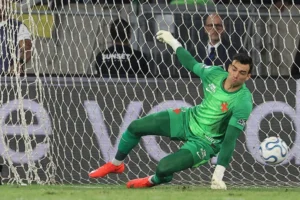Léo Jardim falha no fim, Boca elimina Vasco em Maraca lotado e vai à final da Sul-Americana