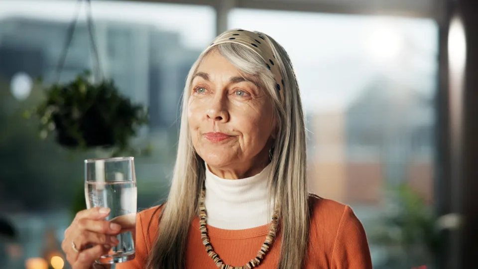 Longevidade: 3 bebidas comuns que podem ajudar a viver anos e anos