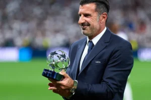 Luís Figo pode disputar presidência da FIFA contra Infantino em 2027