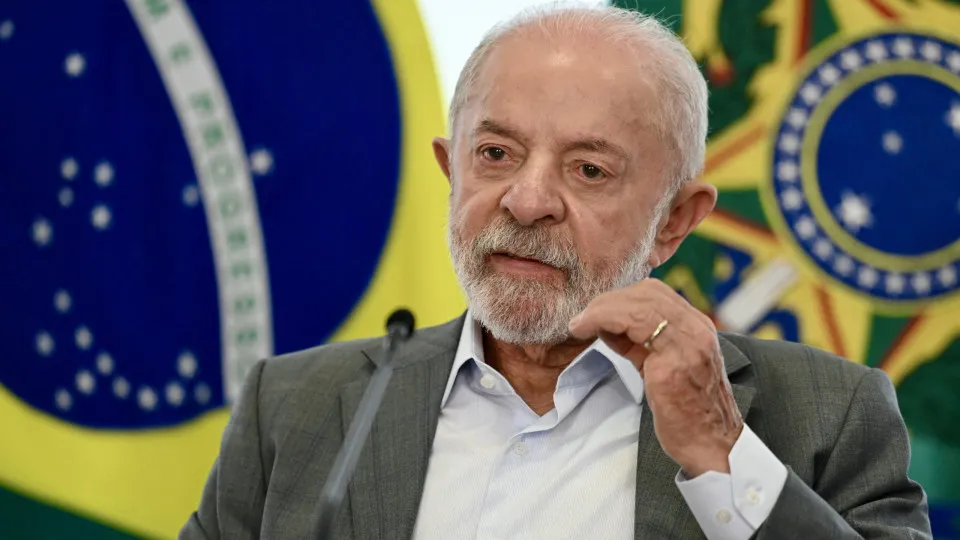Lula diz que PL de Flávio Bolsonaro quer atrapalhar votação do fim da escala 6x1