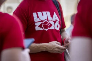 Lula vence na Itália, com 53,02%; Flávio fica em segundo, com 37,83%