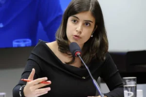Mãe de Tabata Amaral é internada em estado grave após acidente em agenda de campanha