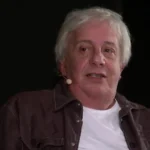 Marco Nanini é vaiado após interrupção de peça por problema com intérprete de Libras