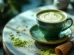 Matcha em excesso? Veja os riscos que a bebida pode trazer à saúde