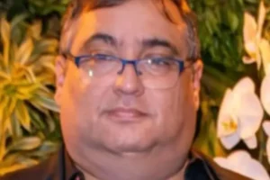 Médico morto pela PM tinha arsenal e medalha com suástica em casa