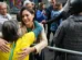 Michelle Bolsonaro discute com eleitora da oposição em votação em Brasília