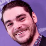 Morre RJ Mitte, ator de 'Breaking Bad', aos 34 anos