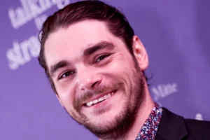 Morre RJ Mitte, ator de 'Breaking Bad', aos 34 anos