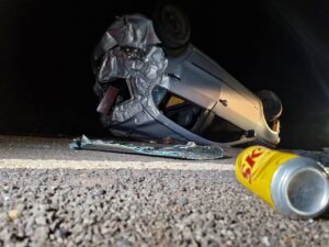Motorista fica gravemente ferido após capotar carro na BR-376