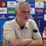 Mourinho se revolta com punição a Vini Jr.: "Sem vergonha"