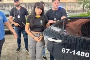 Mulher suspeita de torturar ex de companheiro é presa durante velório no Rio
