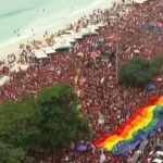 Multidão ocupa sete quarteirões de Copacabana em ato pró-Lula