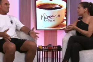 Nívea Stelmann flerta com Paulo Zulu e dispara: "Meu quarto está ali"