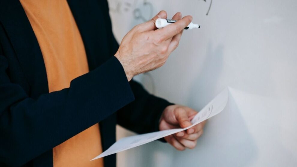 No Dia do Professor, Maringá ganha 'Bolsa Magistério'
