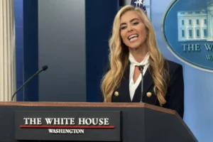 Nova porta-voz de Trump confunde marido com presidente e viraliza; veja
