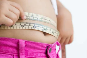 OMS lança guia para enfrentar obesidade em crianças e adolescentes
