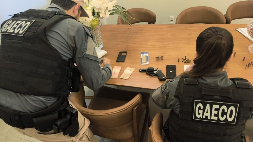 Operação do Gaeco cumpre mandados em Cianorte em esquema envolvendo policial e empresários