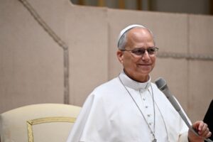 Papa Leão XIV é diagnosticado com câncer de pulmão após cirurgia em Roma