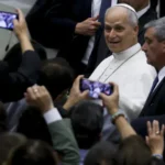 Papa Leão XIV tem noite tranquila após cirurgia para retirada de tumor, diz Vaticano
