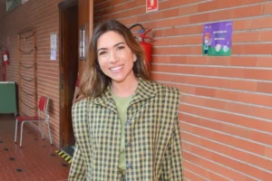 Patricia Abravanel aparece sem aliança em vídeo de bastidores do Show do Milhão