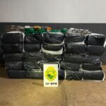 Polícia é acionada para ocorrência de furto de fiação e encontra mais de 700 kg de maconha em barracão comercial em Sarandi