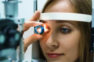 Pressão intraocular deve ser medida anualmente a partir dos 40 anos, pois, sem controle, pode levar ao glaucoma