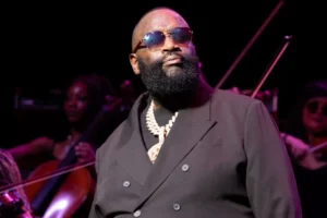 Rapper Rick Ross é detido dias após ser acusado de violência doméstica
