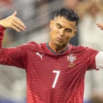 Rio Ferdinand defende Cristiano Ronaldo e acusa Jorge Jesus de mentir