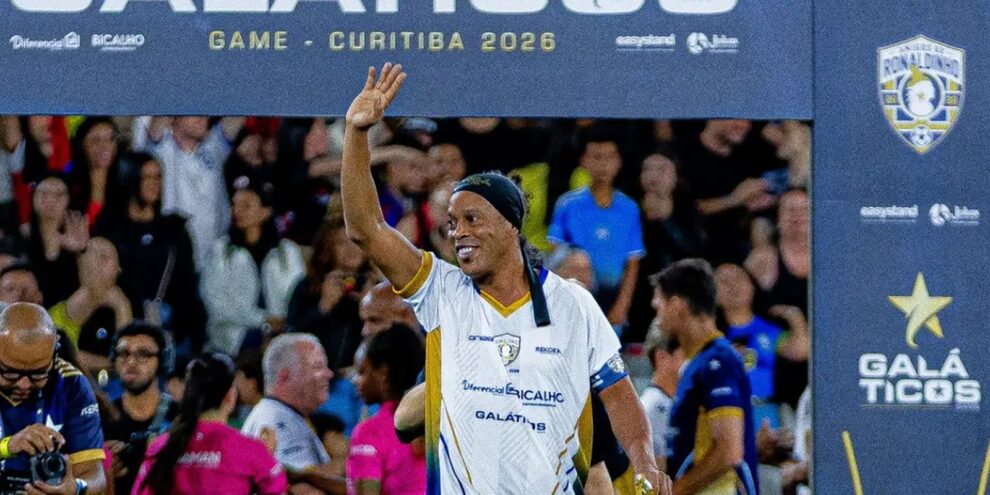 Ronaldinho Gaúcho anuncia volta aos gramados pelo italiano Ravenna