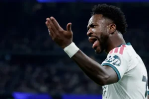 'Se eu fosse o Vini Jr., teria ido embora no verão passado', diz Mourinho