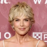 Selma Blair é detida, hospitalizada e acusada de agressões após voo