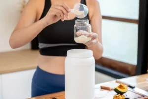 Tomar whey protein todos os dias faz mal? Especialistas explicam