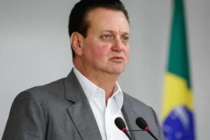 Torço para que não haja caos institucional se Flávio vencer, diz Kassab