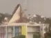 Ventos do furacão Isaías arrancam telhado de hotel na Flórida; vídeo