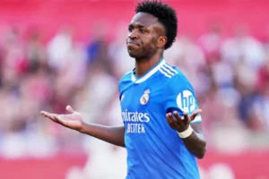 Vinicius Junior vive pior início de temporada pelo Real e preocupa Mourinho