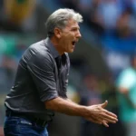 Violência doméstica? Renato Gaúcho defende adjunto: "Sou Bolsonaro"