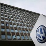 Volkswagen planeja congelar salários até 2030
